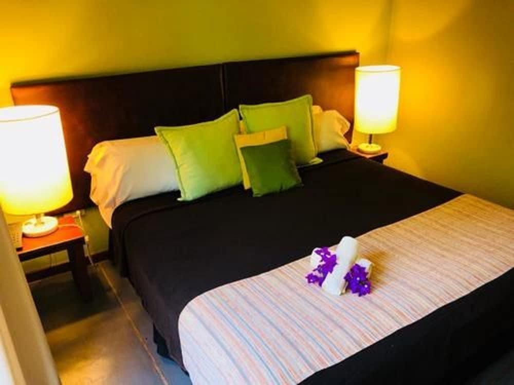 Raices Amambai Lodges Puerto Iguazú Buitenkant foto