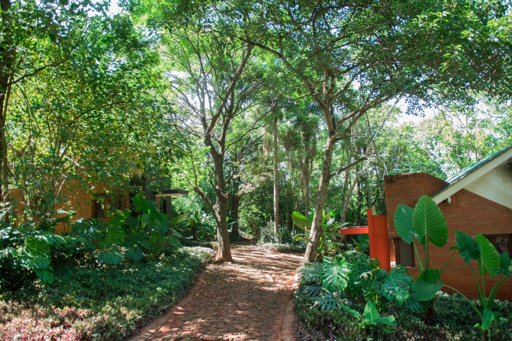 Raices Amambai Lodges Puerto Iguazú Buitenkant foto
