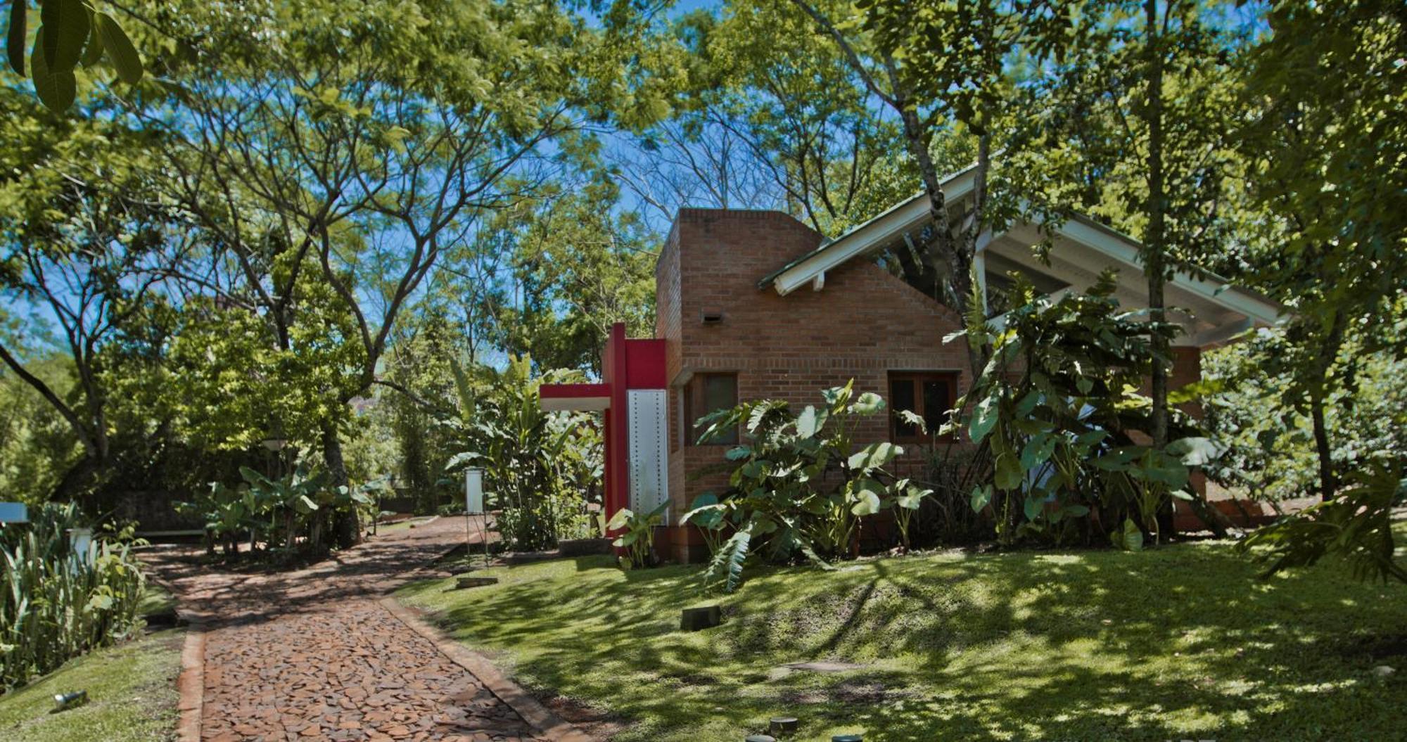 Raices Amambai Lodges Puerto Iguazú Buitenkant foto