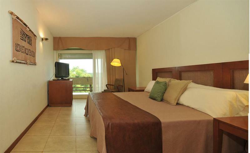 Raices Amambai Lodges Puerto Iguazú Buitenkant foto
