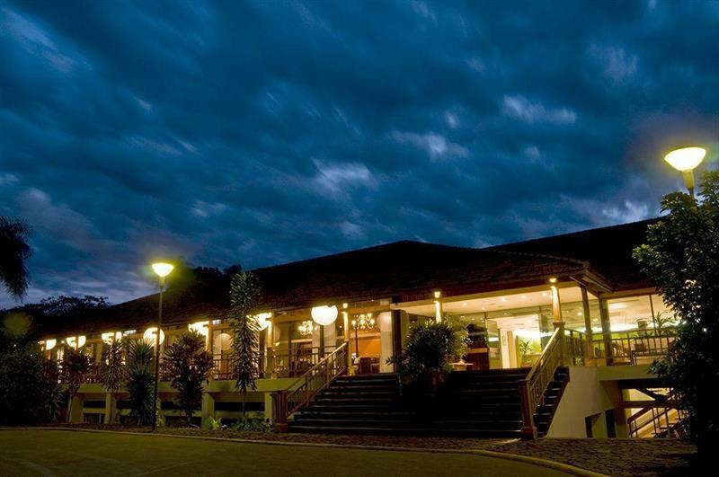 Raices Amambai Lodges Puerto Iguazú Buitenkant foto